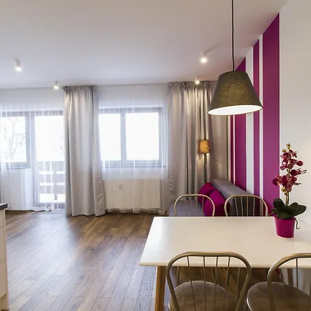 Udanypobyt Skocznia アパート *